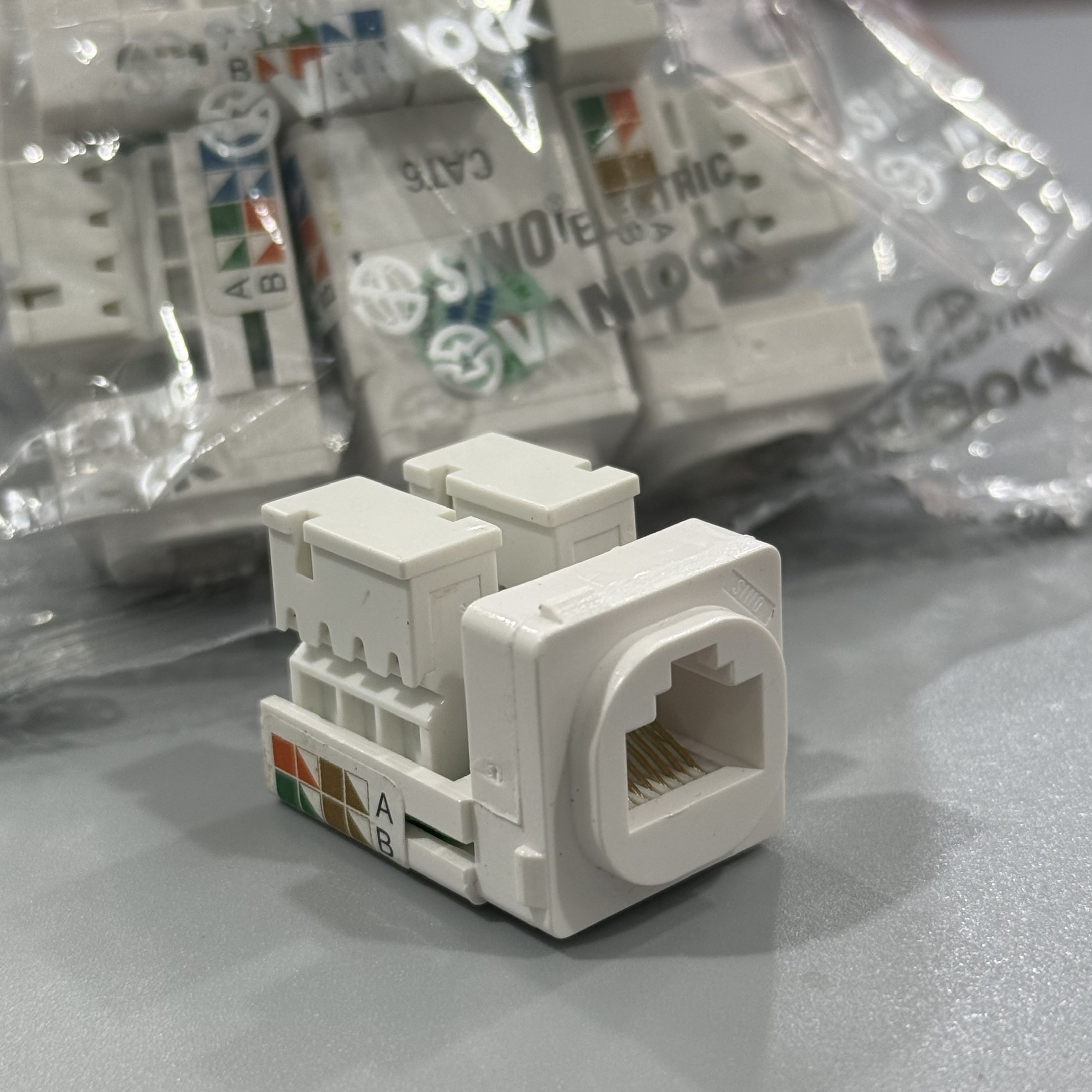 Ổ cắm mạng RJ45 - Hạt mạng Cat6 SINO S30RJ886
